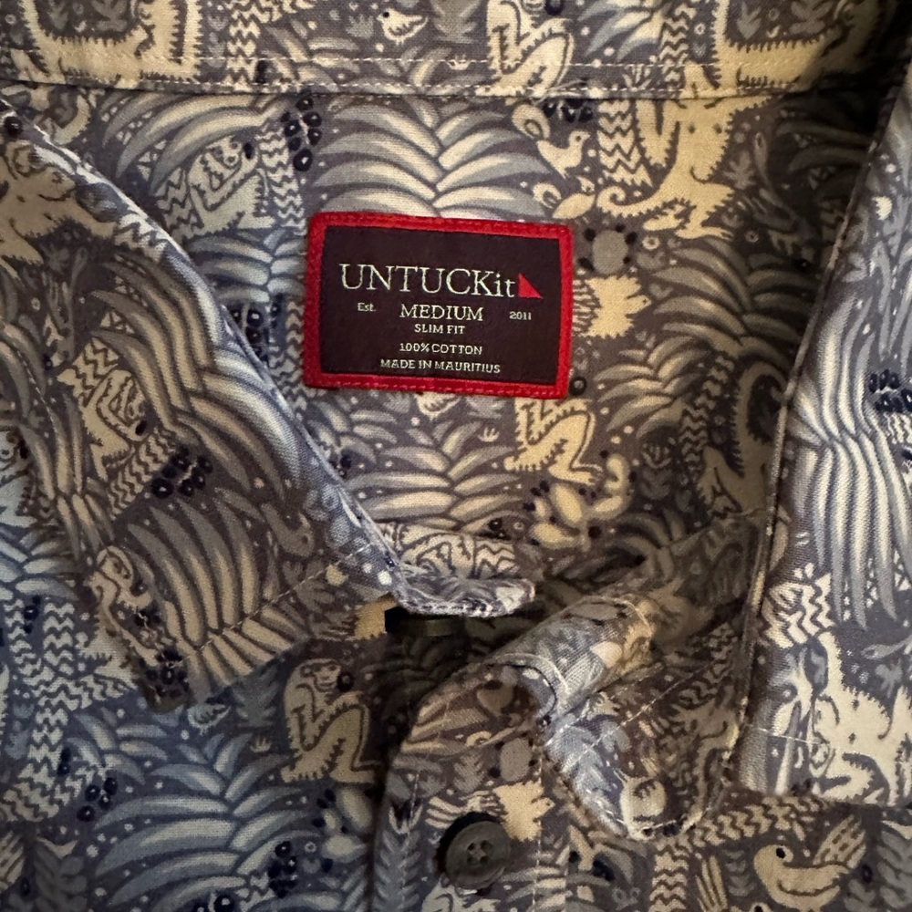 UNTuckit Men’s short sleeve blue button down shirt size M slim fit EUC - Picture 3 of 4